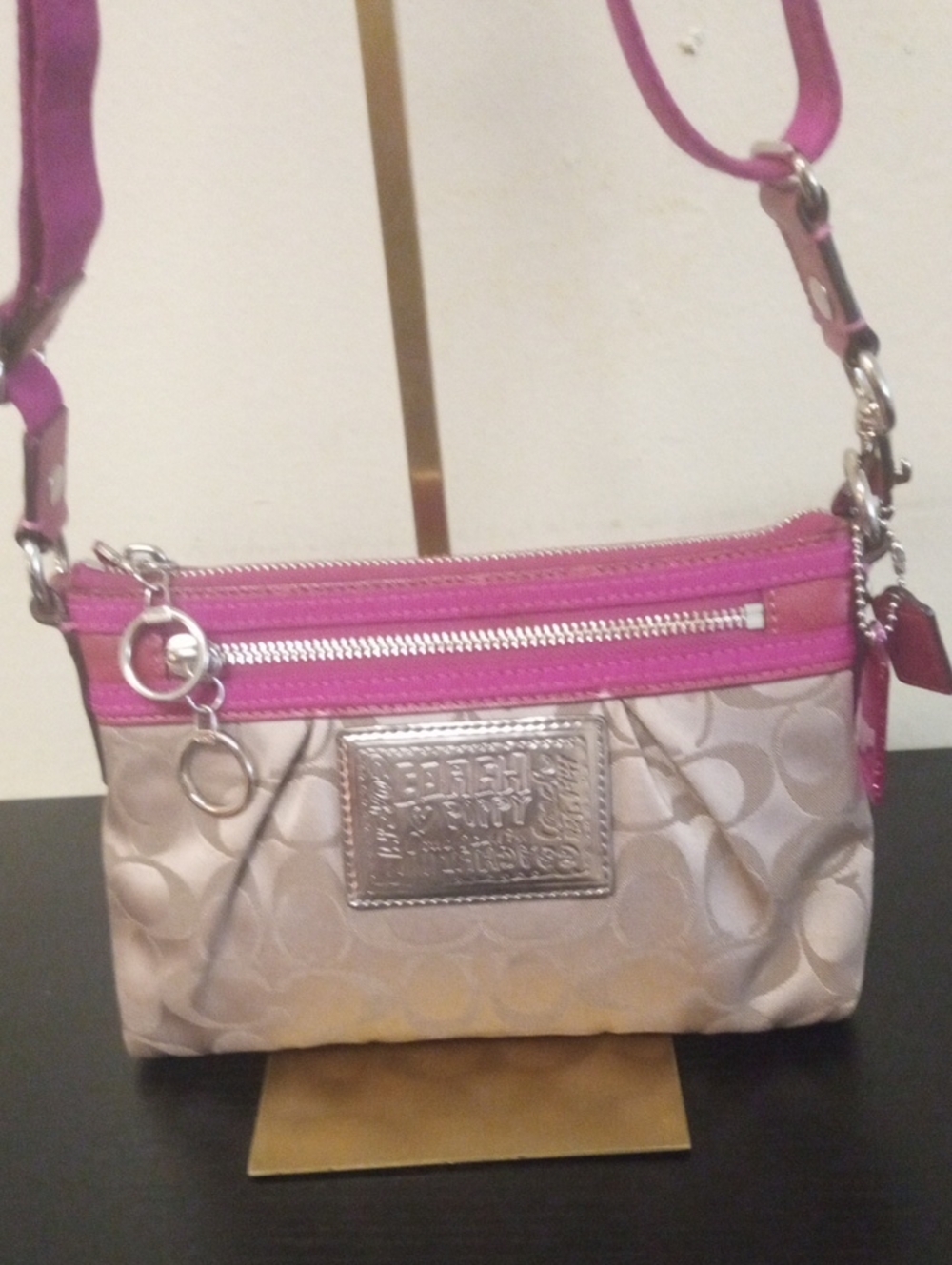 Coach Poppy Crossbody EUC - Picture 2 of 13